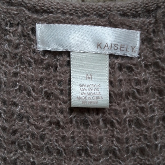 Short Sleeve Crocheted Button down Sweater - Picture 4 of 5